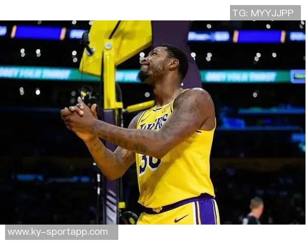 斯玛特调侃热火替补席遭裁判技术犯规引发热议