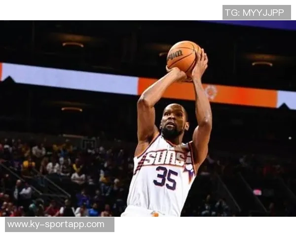 杜兰特第三节状态低迷仅得5分目前全场22分5板2帽表现分析