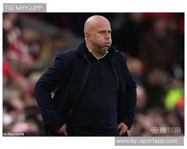 斯洛特获最佳教练奖却未亲自领奖利物浦大使代替出席仪式 斯洛特获最佳教练奖却未亲自领奖利物浦大使代替出席仪式